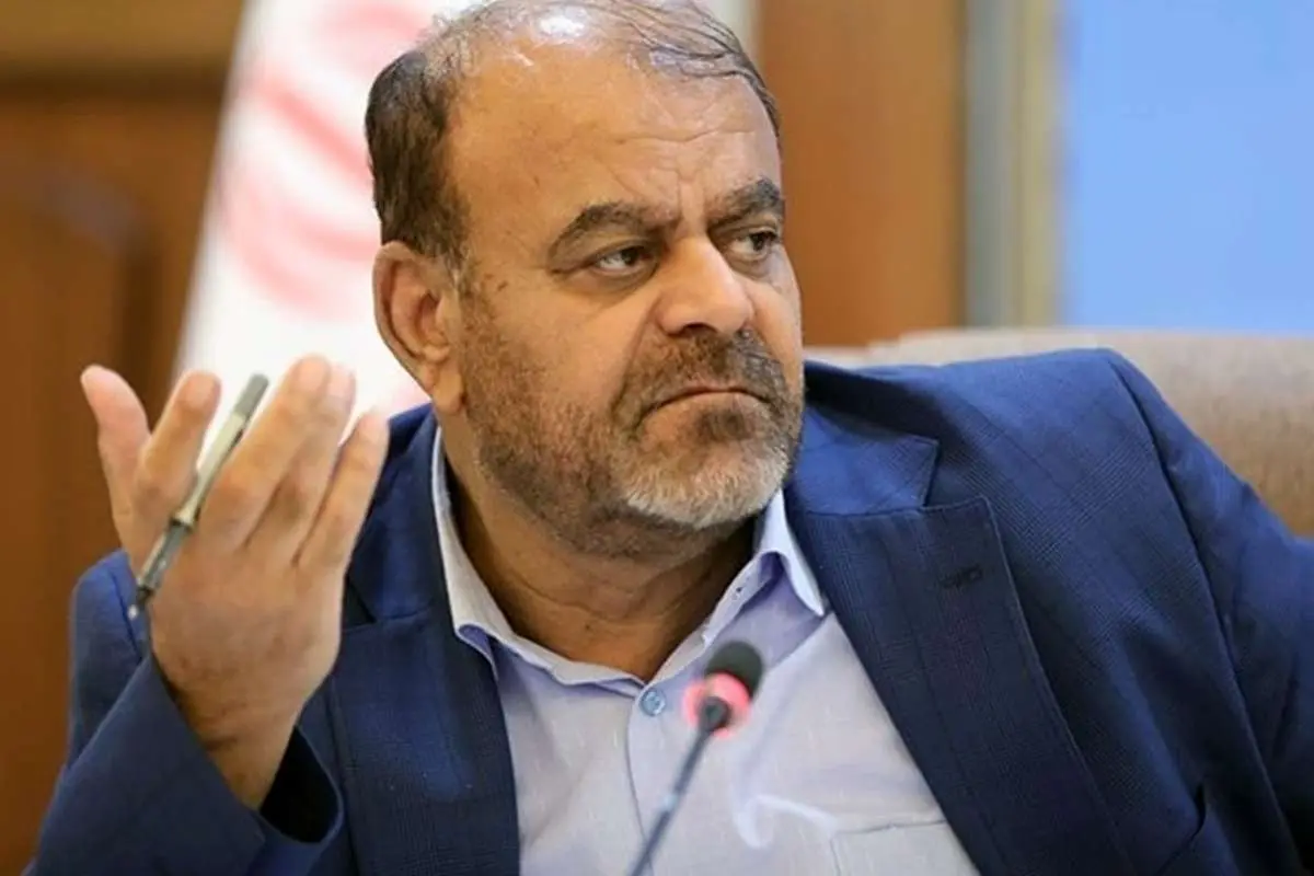 رستم قاسمی: تست کرونای زائران اربعین به صورت «چشمی» انجام میشود