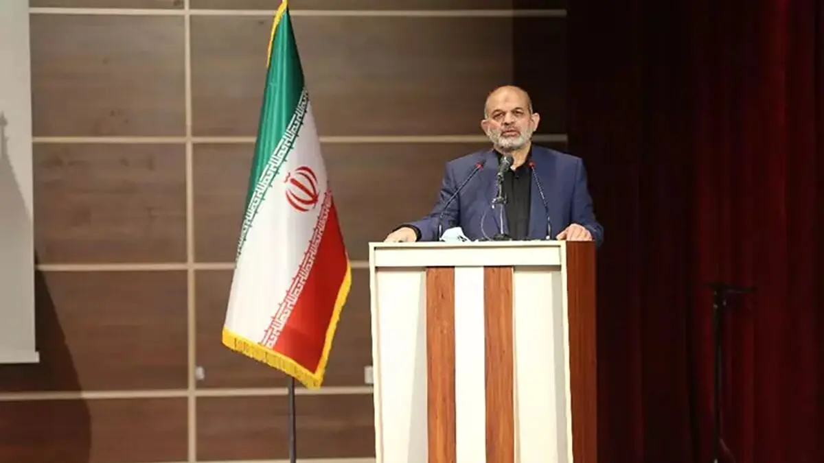 عکس خبرساز وزیر کشور با ظاهری متفاوت