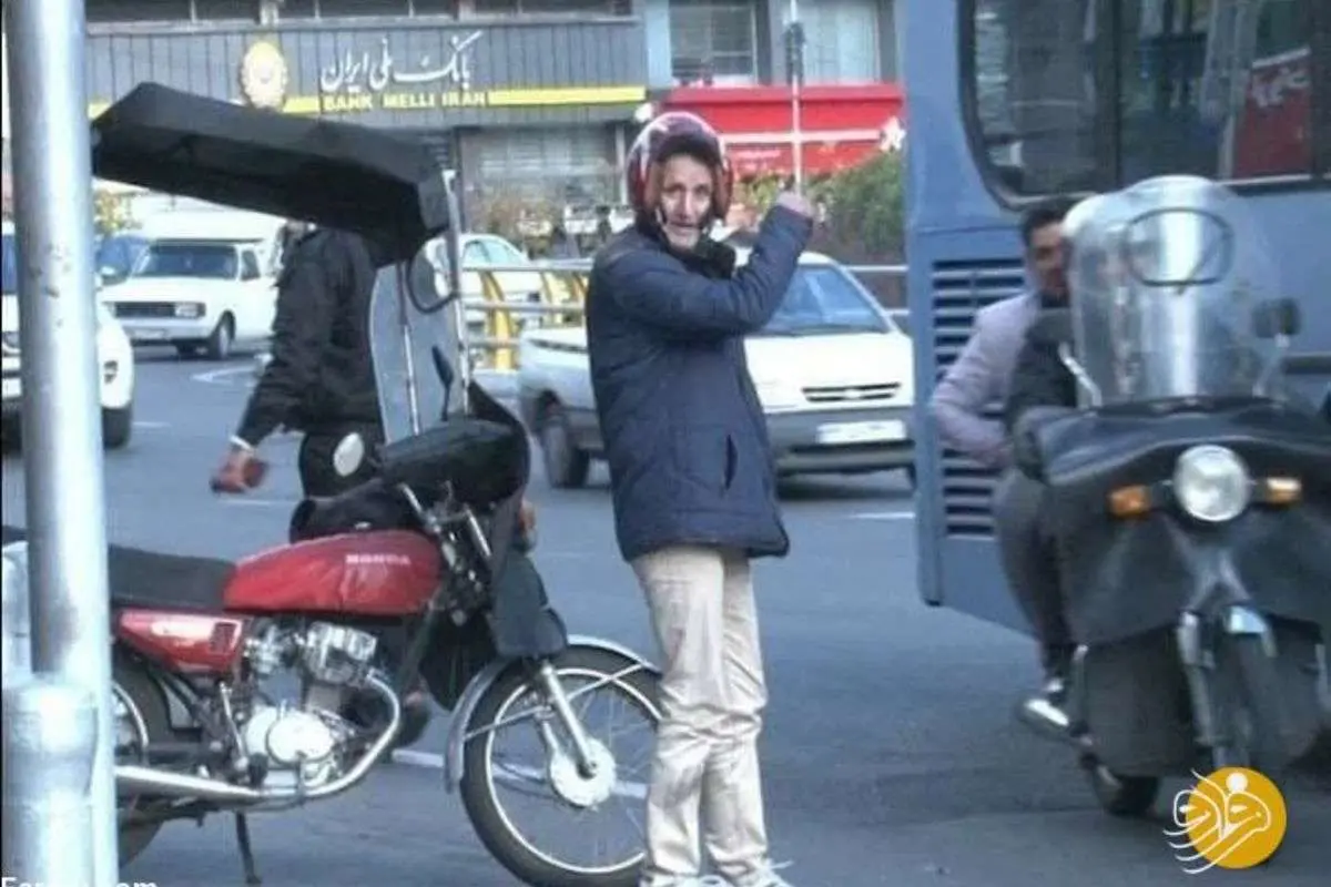 (عکس) بازیکن سابق پرسپولیس در چادر میخوابد!