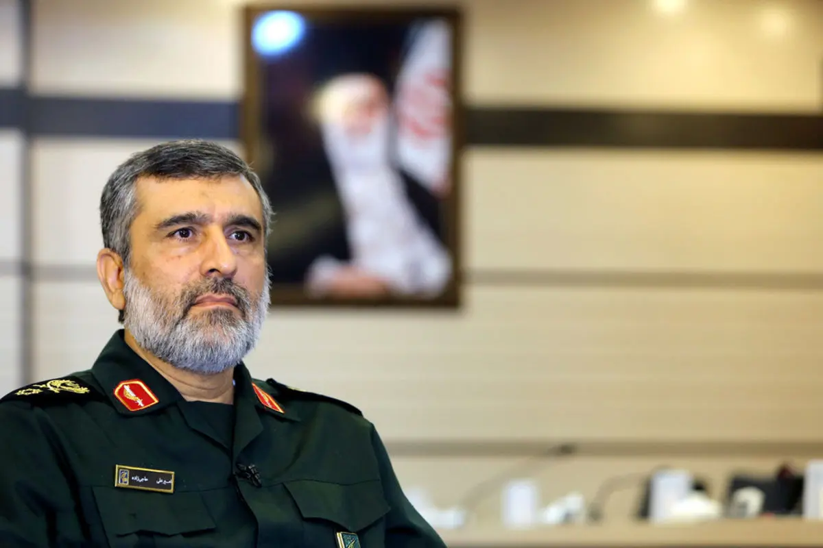 سردار حاجی زاده: برای اولین بار از بمب‌های بالدار دورایستا استفاده کردیم