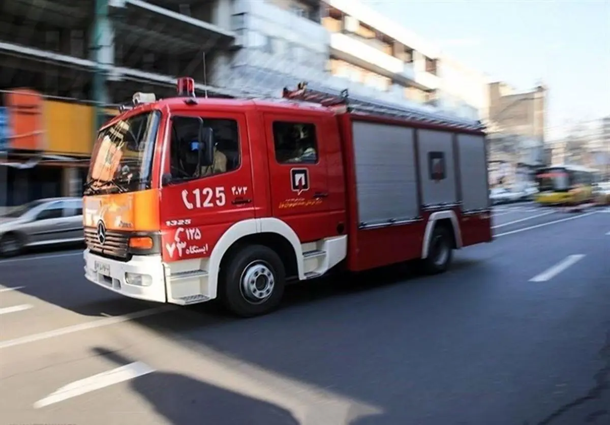 (تصاویر) آتش سوزی در انبار داروی بیمارستان دی