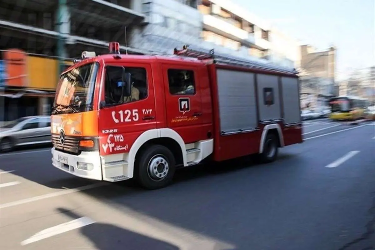 (تصاویر) آتش سوزی در انبار داروی بیمارستان دی