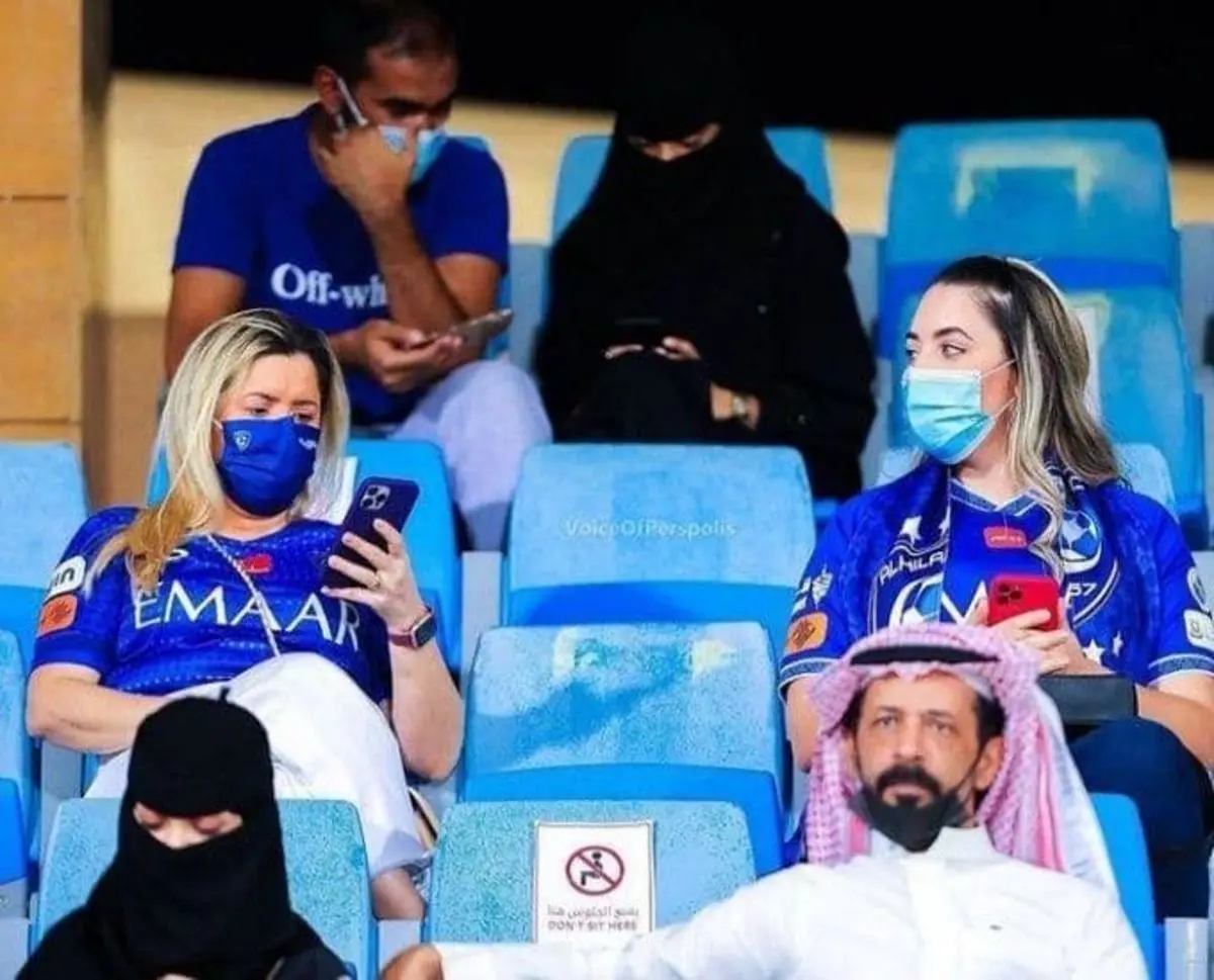 (تصویر) حضور تماشاگران زن در ورزشگاه الهلال