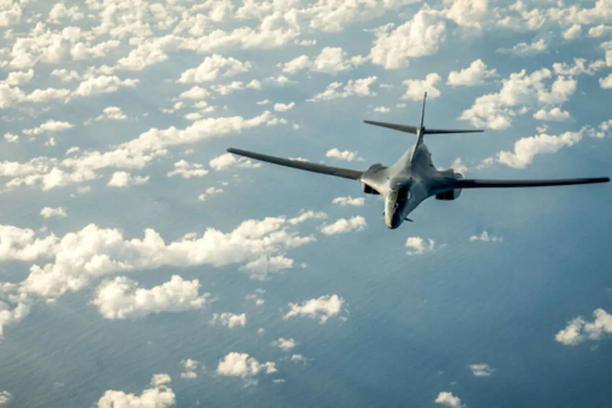 رهگیری بمب‌افکن آمریکایی توسط جنگنده روس