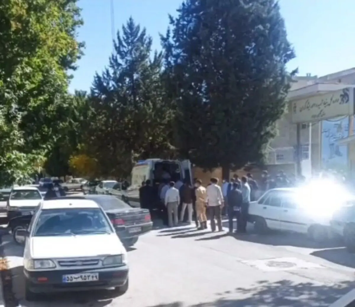 جزئیات خودسوزی در مقابل بنیاد شهید کهگیلویه و بویراحمد