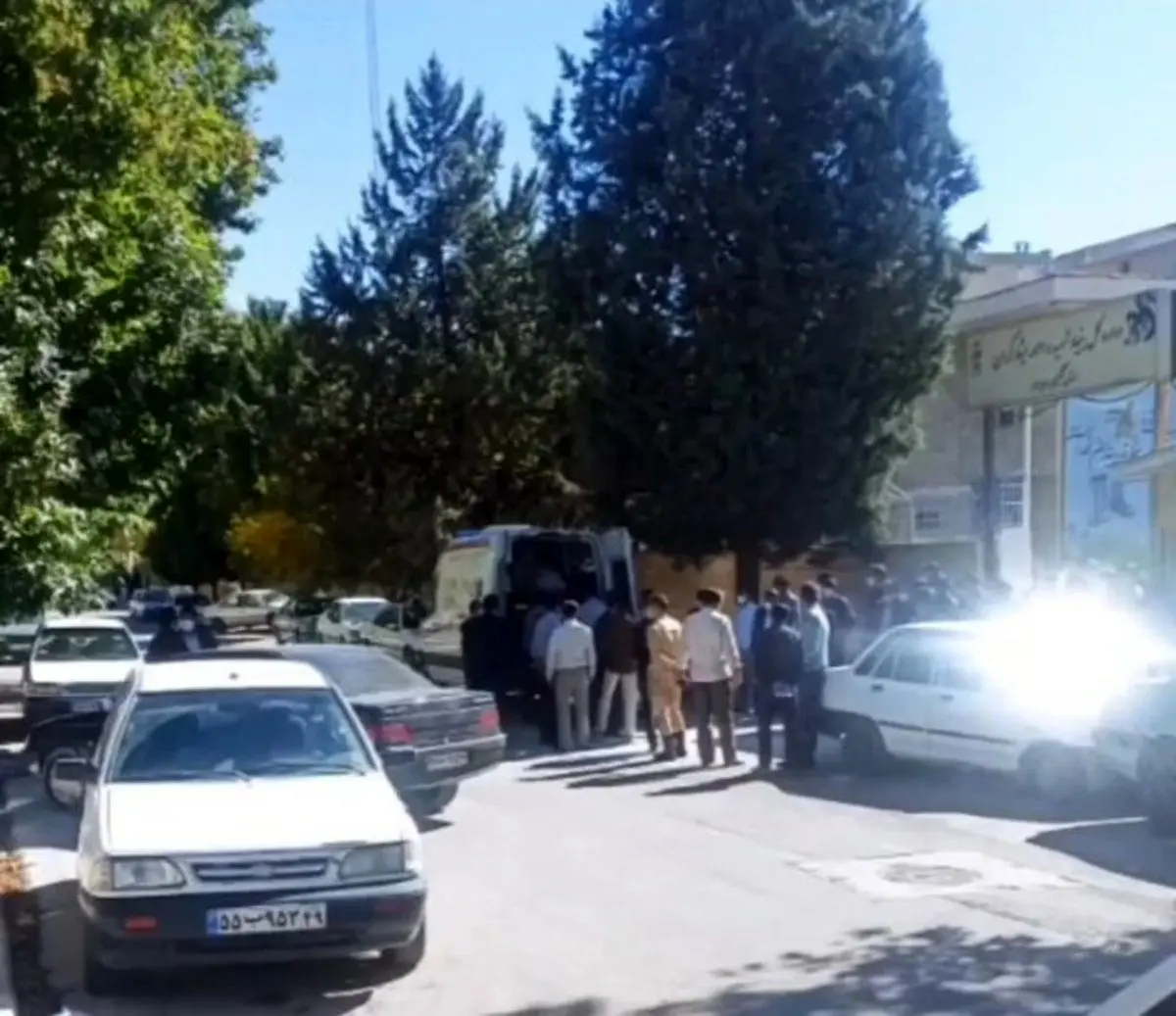 جزئیات خودسوزی در مقابل بنیاد شهید کهگیلویه و بویراحمد