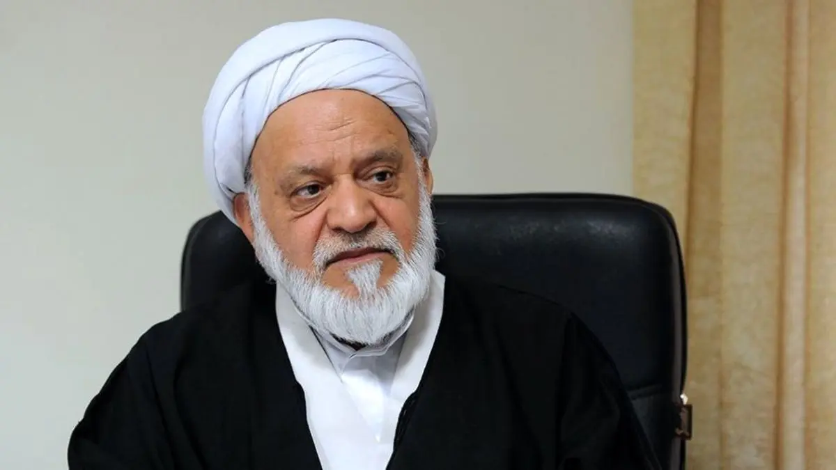 حرف مصباحی مقدم با موضع امام فرق می‌کند