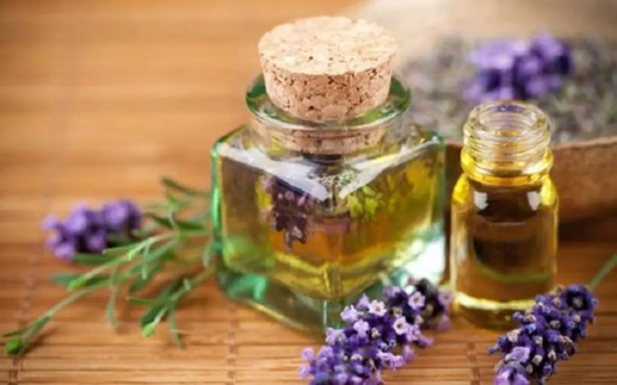 (ویدئو) فروش روغن بنفشه در مقابل مجلس