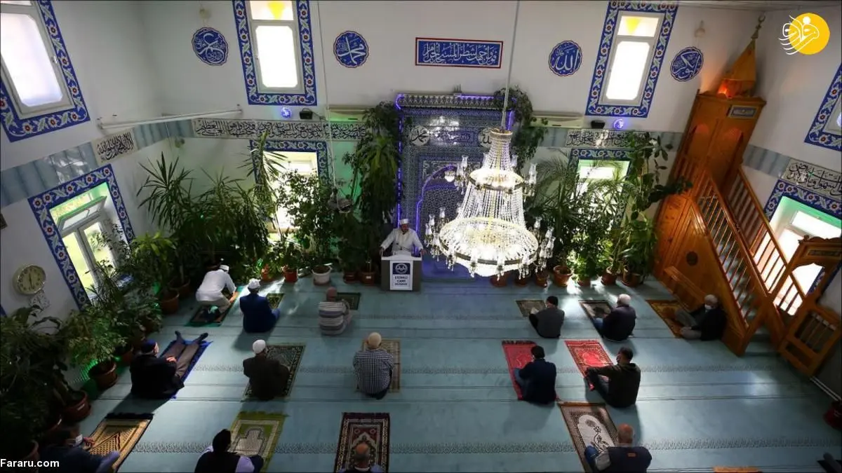 (تصاویر) امام جماعت مسجد را گلستان کرد