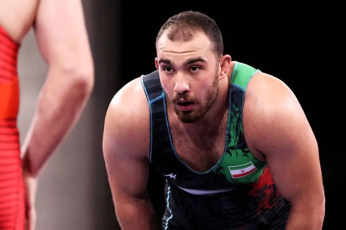 (عکس) استقبال خانواده امیر حسین زارع از او در فرودگاه