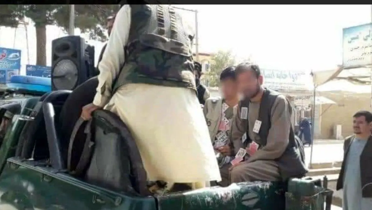 (ویدئو) طالبان قماربازان را در شهر چرخاند