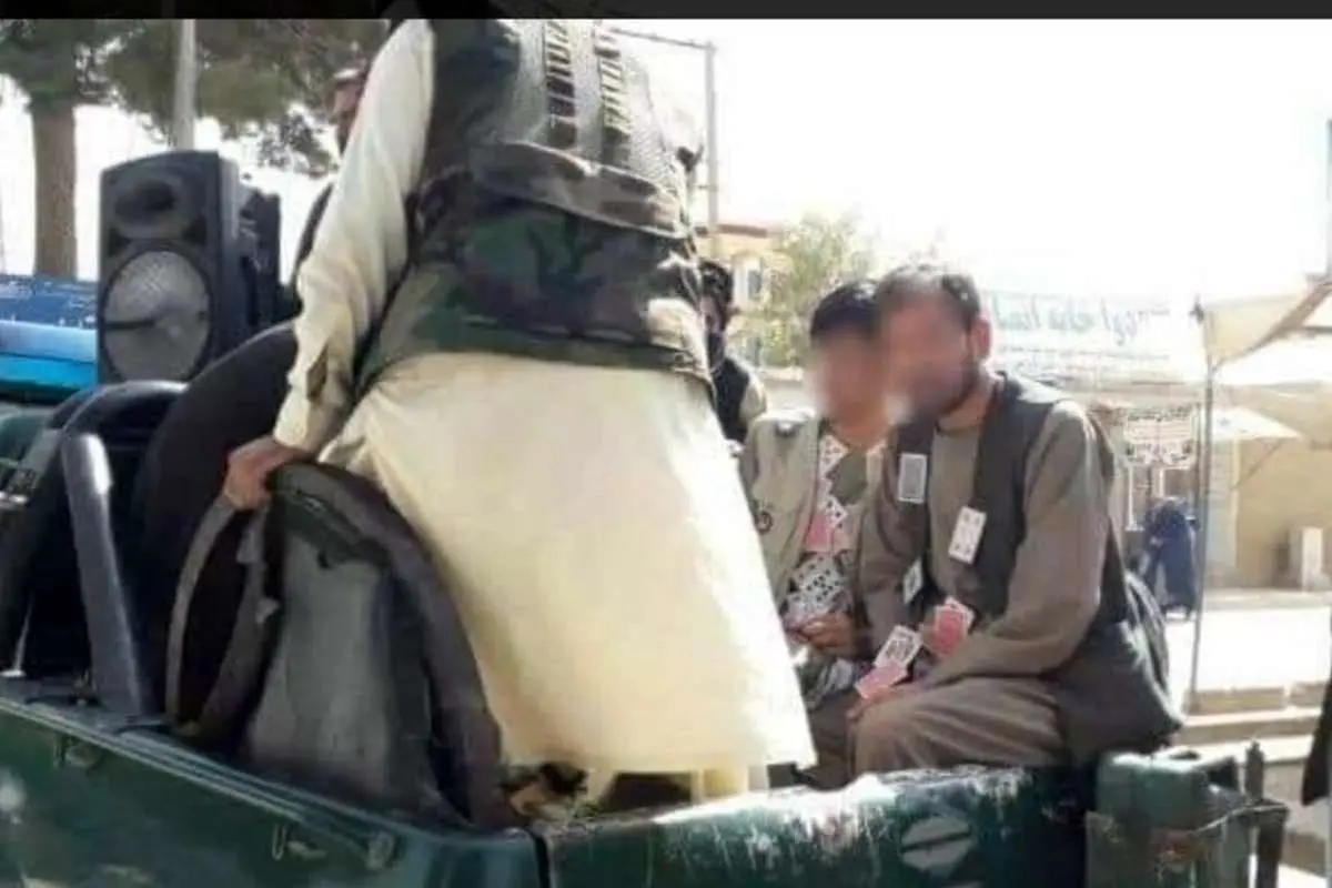 (ویدئو) طالبان قماربازان را در شهر چرخاند