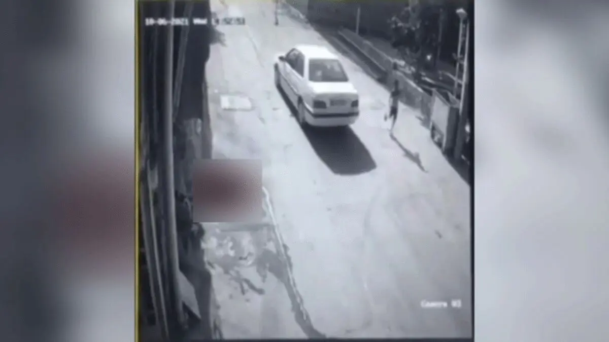 (ویدئو) لحظه دلخرا‌ش زیر گرفتن کودک توسط خودرو در کاشان