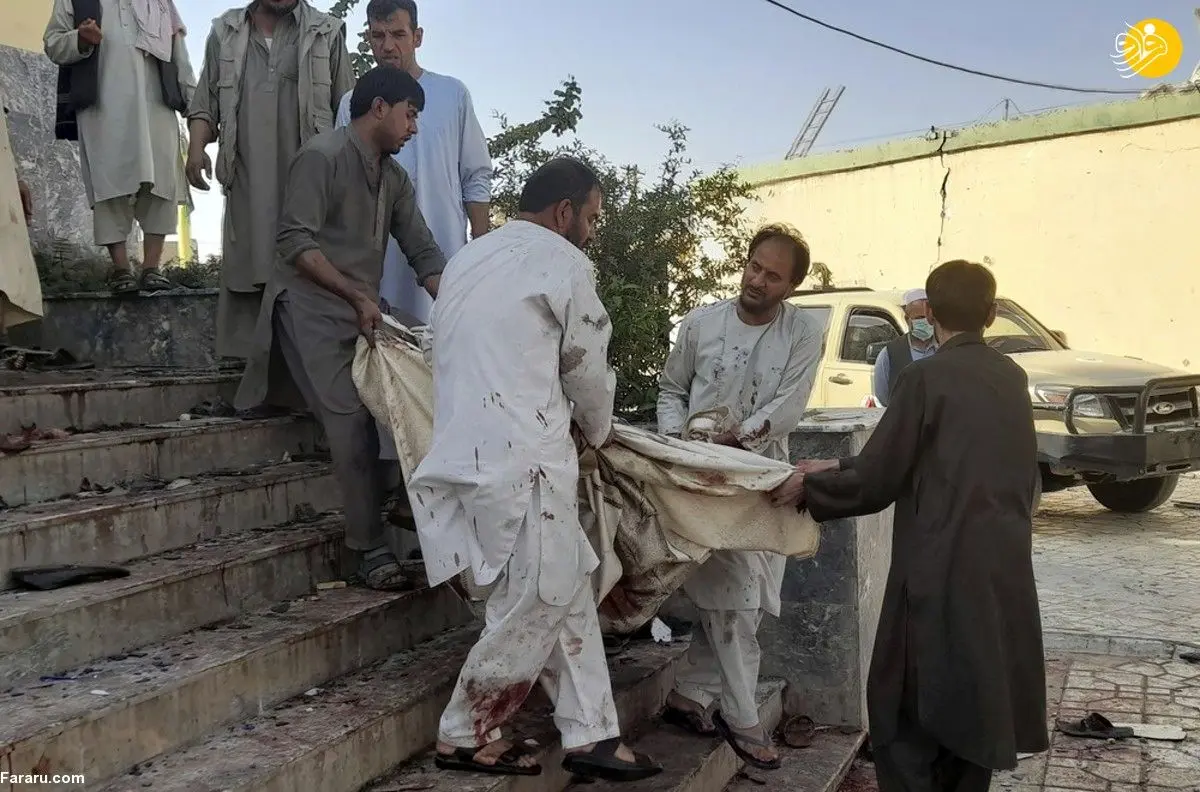 (ویدئو) داخل مسجد شیعیان قندوز پس از انفجار انتحاری