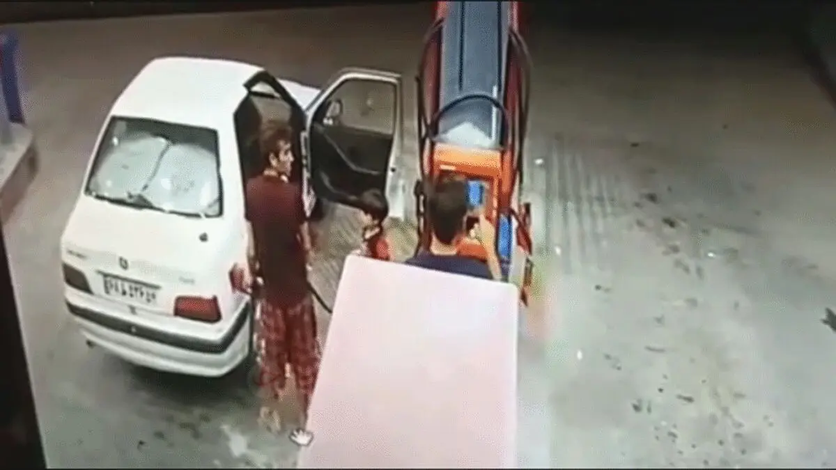 (ویدئو) آتش‌سوزی در پمپ بنزین به علت استفاده از تلفن همراه