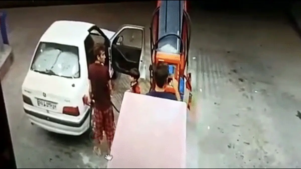 (ویدئو) آتش‌سوزی در پمپ بنزین به علت استفاده از تلفن همراه