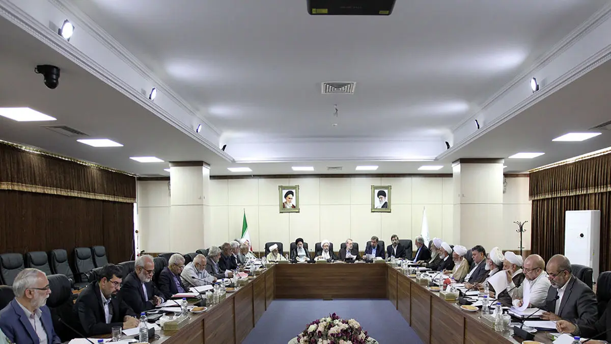 سیاست مردانه بدون زنان؟