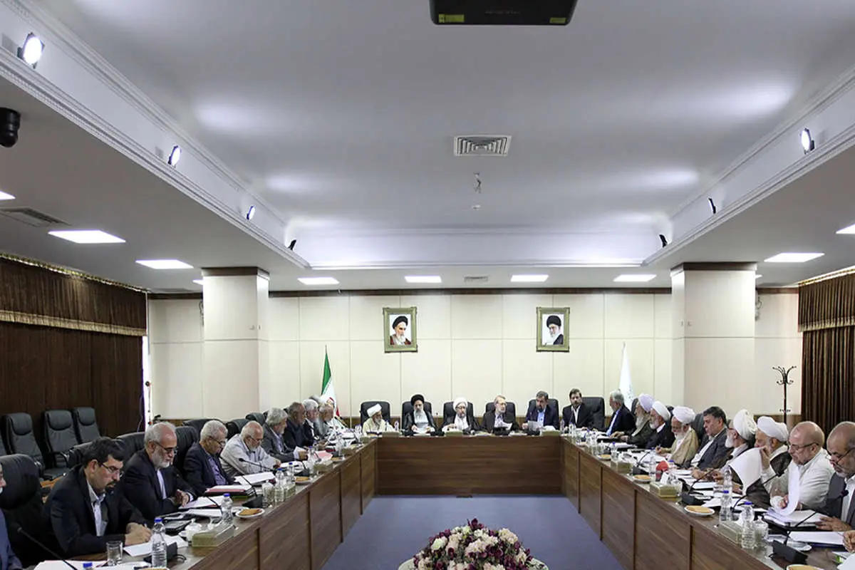 سیاست مردانه بدون زنان؟