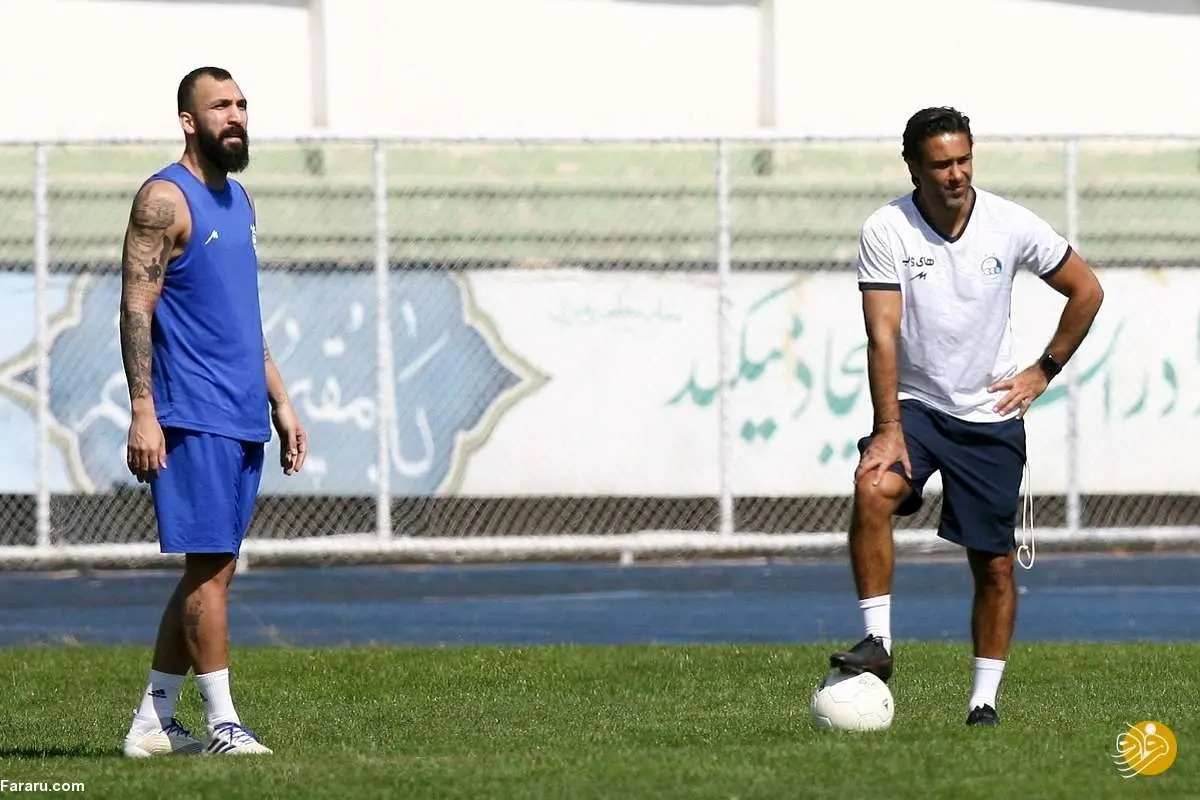 (عکس) استقبال گرم استقلالیها از مدافع جدید
