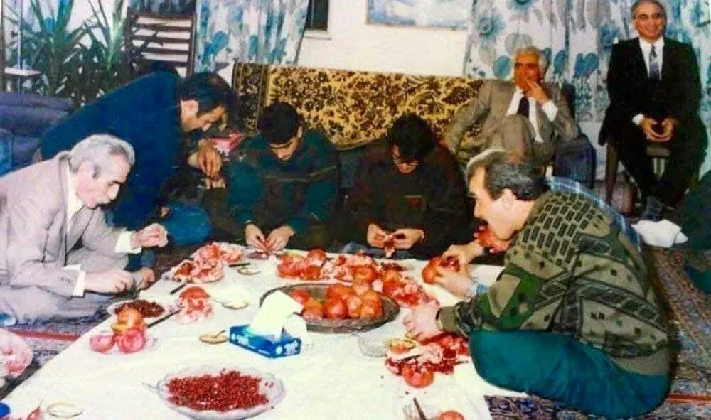 (تصویر) محمدرضا و همایون شجریان در مراسم انار خوران