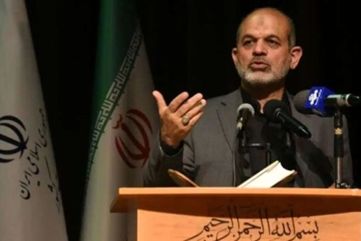 واکنش وزیر کشور به سیلی خوردن استاندار