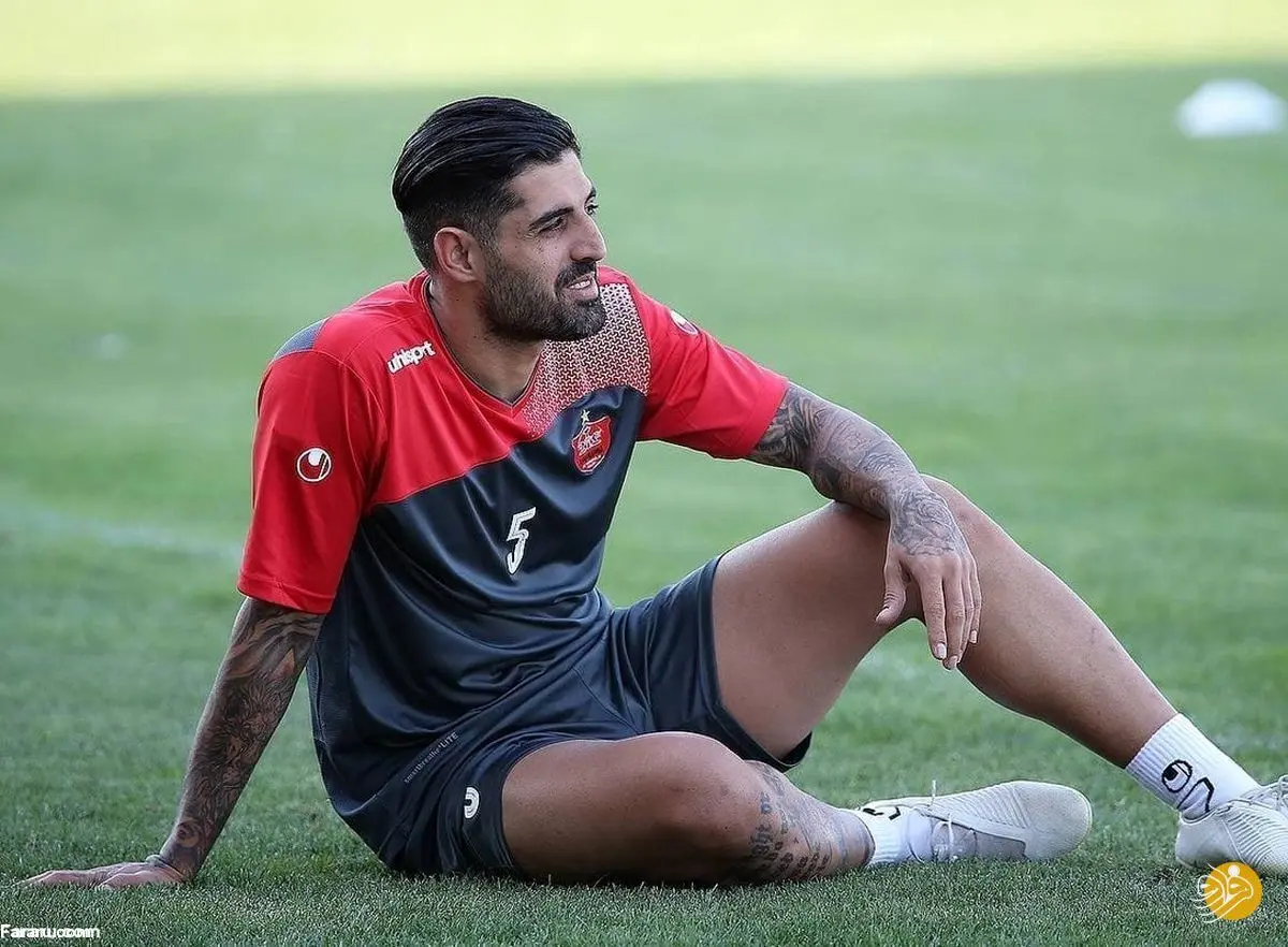 مدافع مغضوب پرسپولیس بخشیده می‌شود؟ یحیی تصمیم می‌گیرد