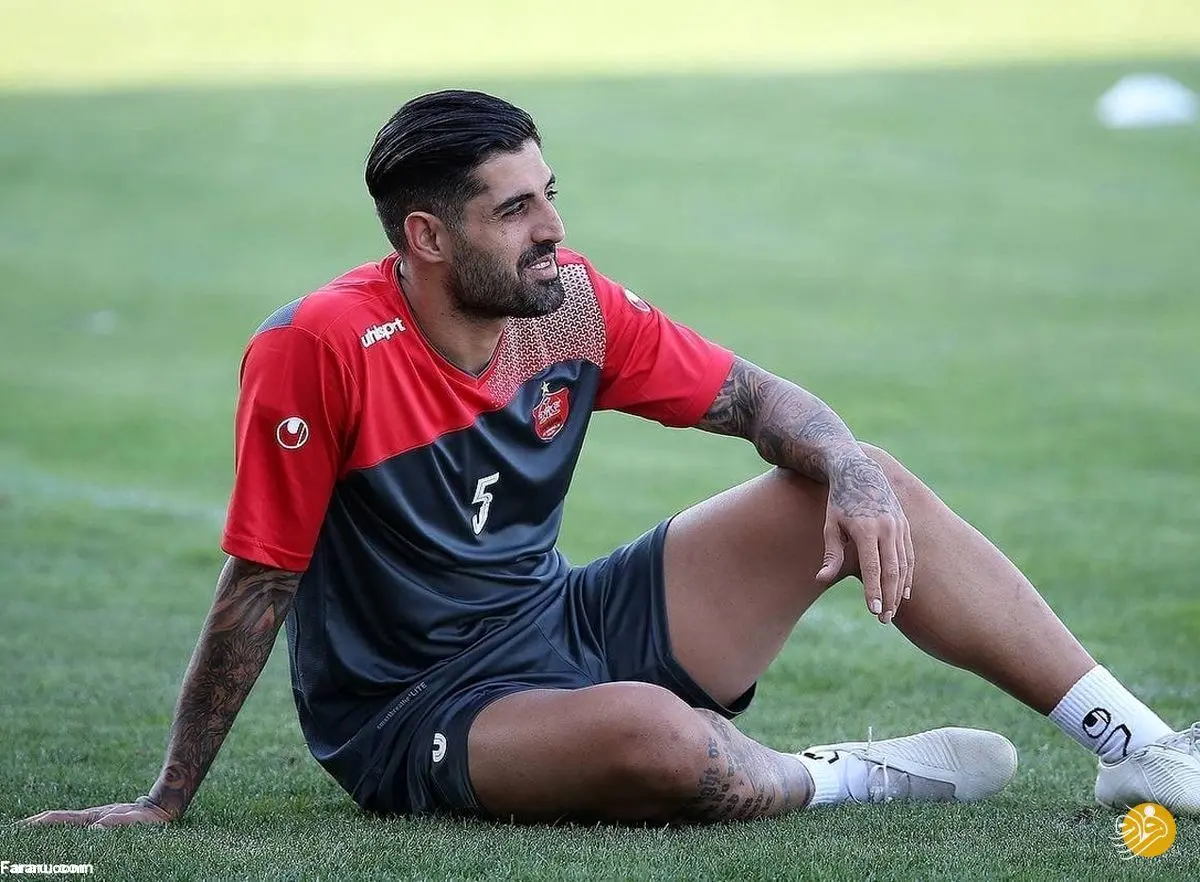 مدافع مغضوب پرسپولیس بخشیده می‌شود؟ یحیی تصمیم می‌گیرد