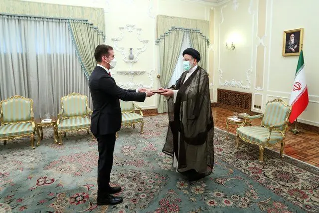 سفیر جدید جمهوری آذربایجان و رئیسی در یک قاب