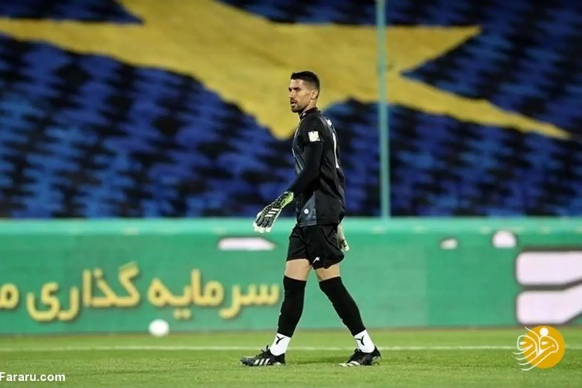 دروازهبان استقلال مصدوم و تعویض شد