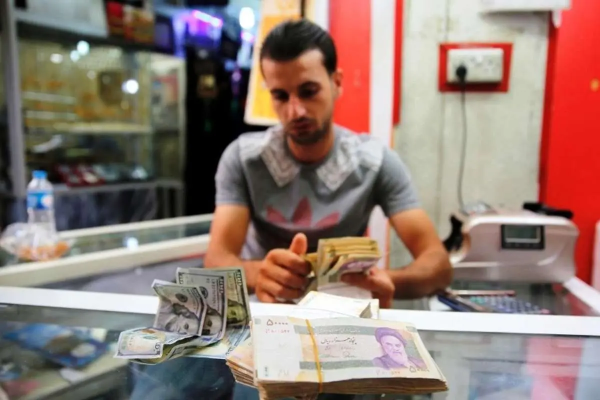 پیشبینی قیمت دلار در روز چهارشنبه ۵ آبان