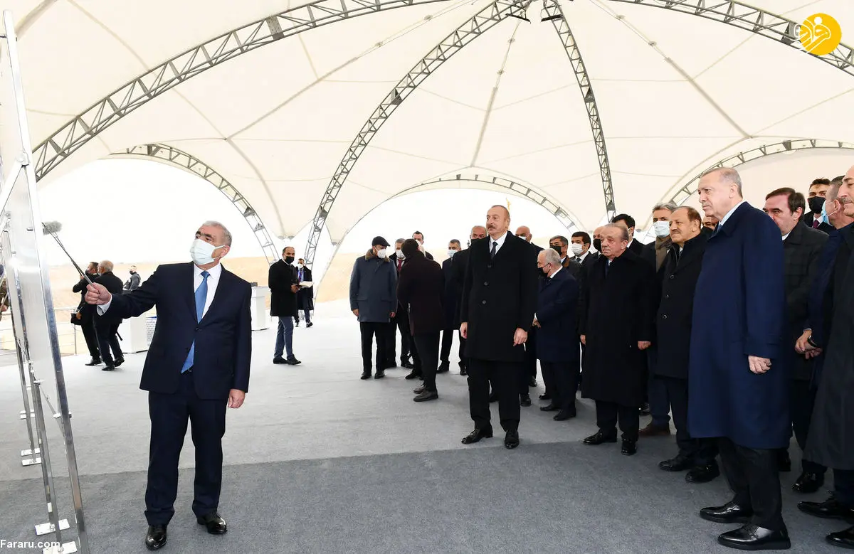 (تصاویر) اردوغان در مراسم کلنگ‌زنی ساخت جاده در قره باغ