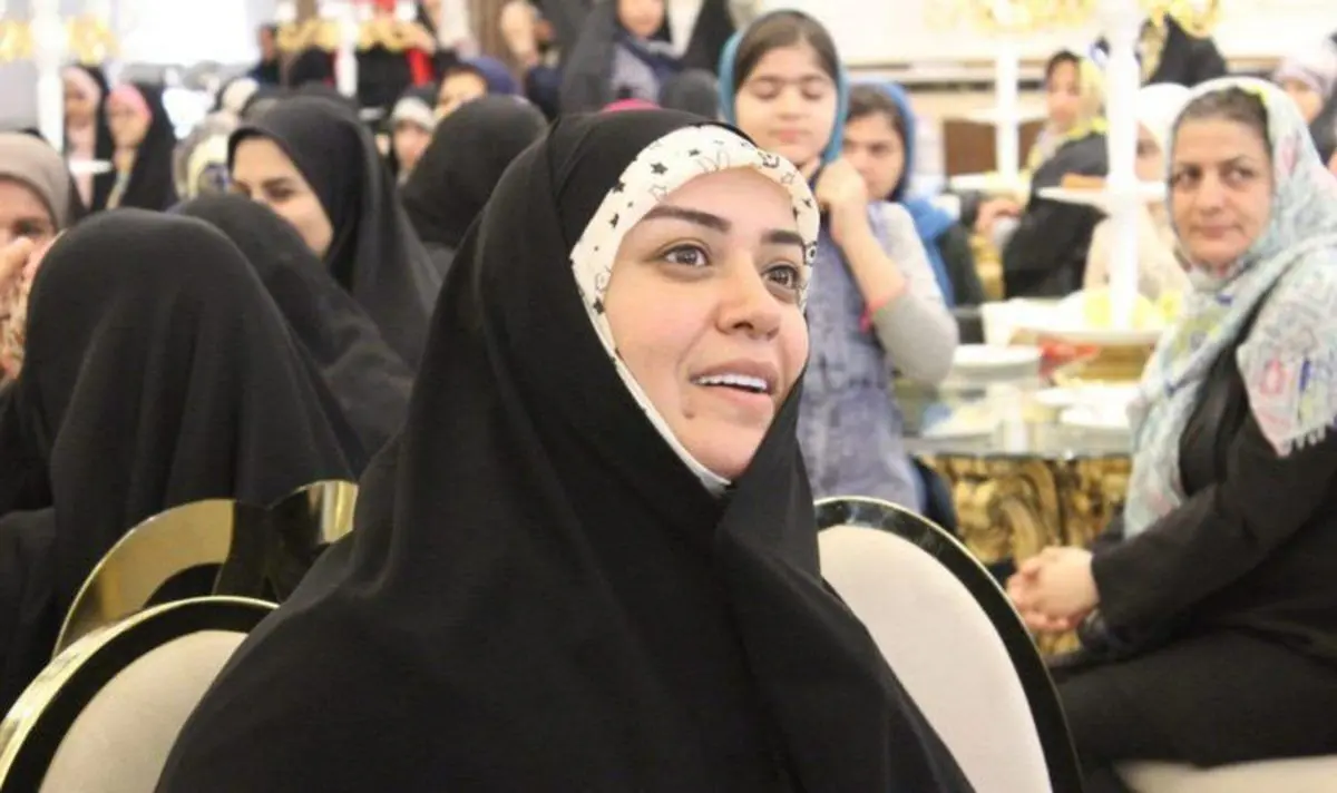 الهام چرخنده در بیمارستان بستری شد؟