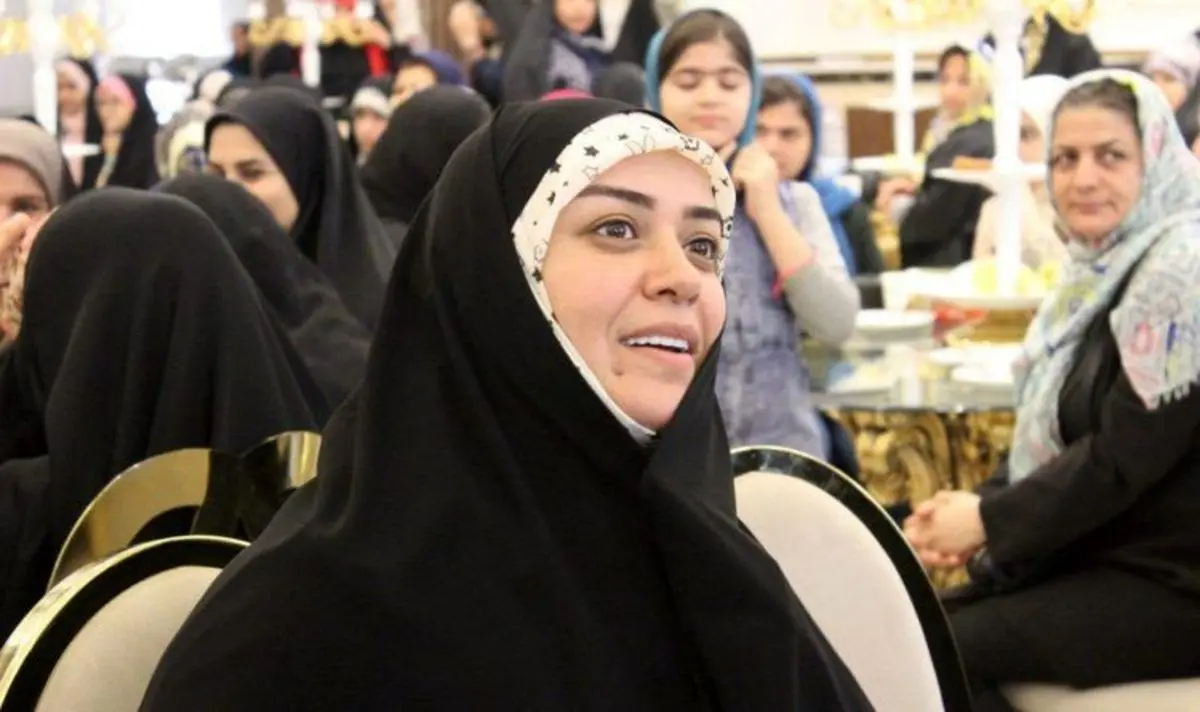 الهام چرخنده در بیمارستان بستری شد؟