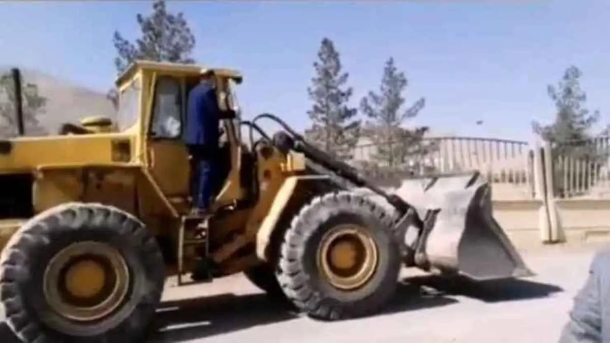 (ویدئو) پافشاری نماینده مجلس بر کار غیرقانونی
