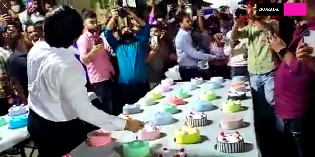(ویدئو) جشن تولد مردی با ۵۵٠ کیک!