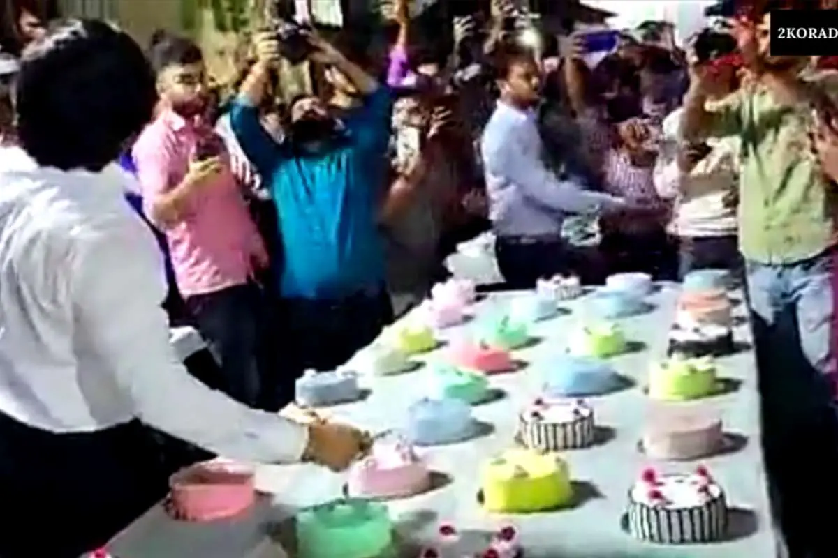 (ویدئو) جشن تولد مردی با ۵۵٠ کیک!