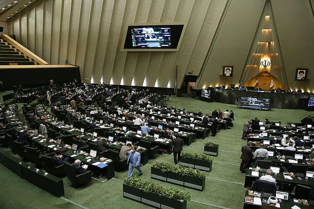۹ ماه تردید در شفافیت