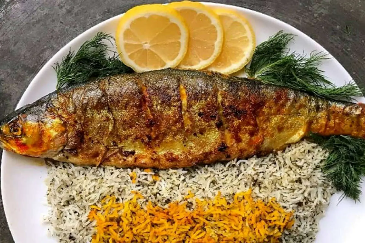طرز تهیه سبزی‌پلو با ماهی به روش طبخ مازندرانی