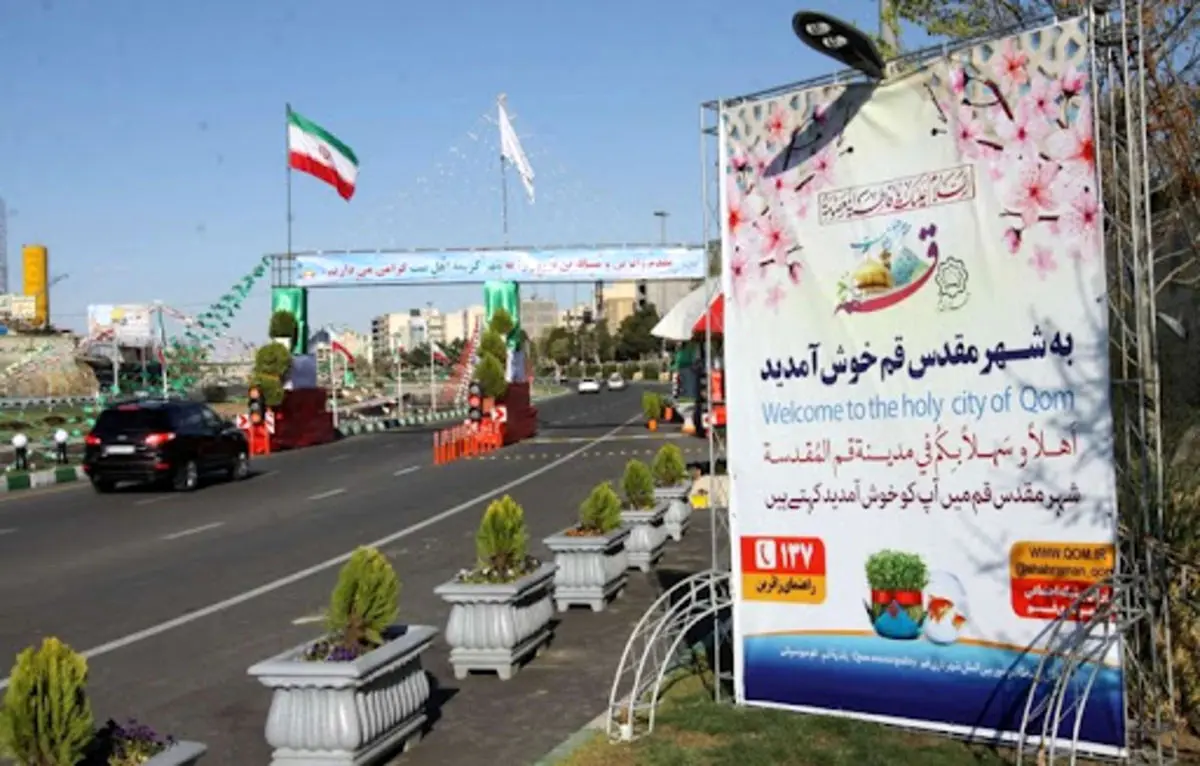 (ویدئو) سقوط هولناک بنر تبلیغاتی در قم