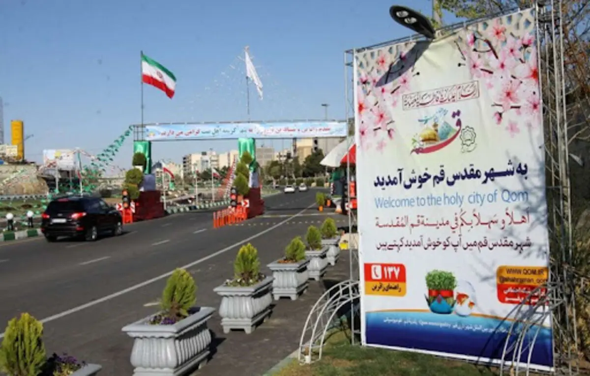 (ویدئو) سقوط هولناک بنر تبلیغاتی در قم
