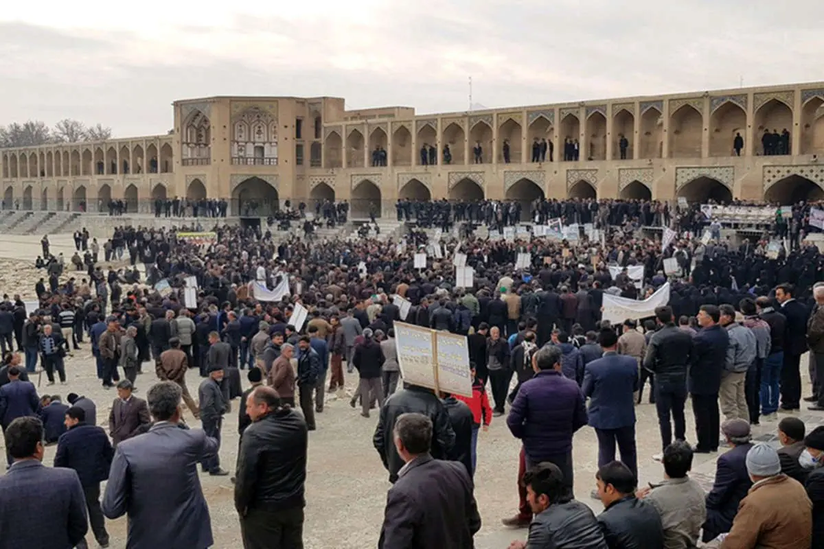 گزارشی از تجمع کشاورزان در اصفهان؛ زایندهرود من کو؟