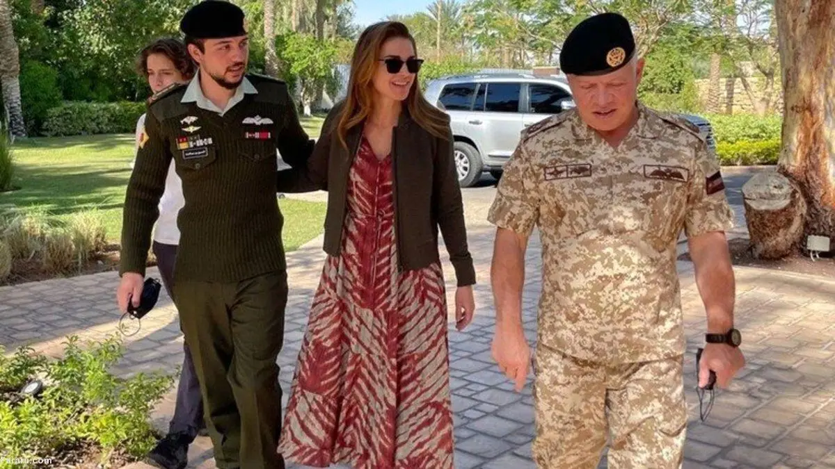 (ویدئو) استقبال ملکه اردن از پسرش پس از ارتقاء درجه