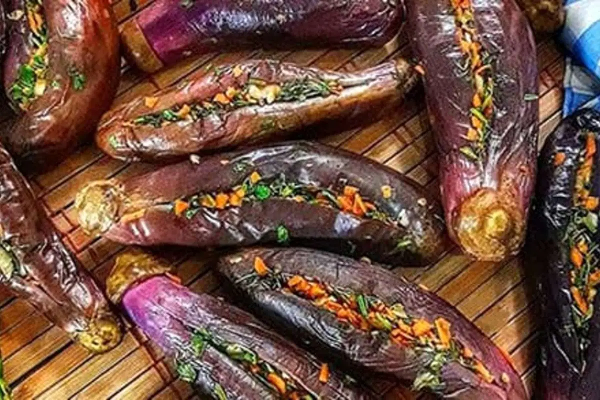 ترشی بادمجان شکم پر با روشی آسان و فوری