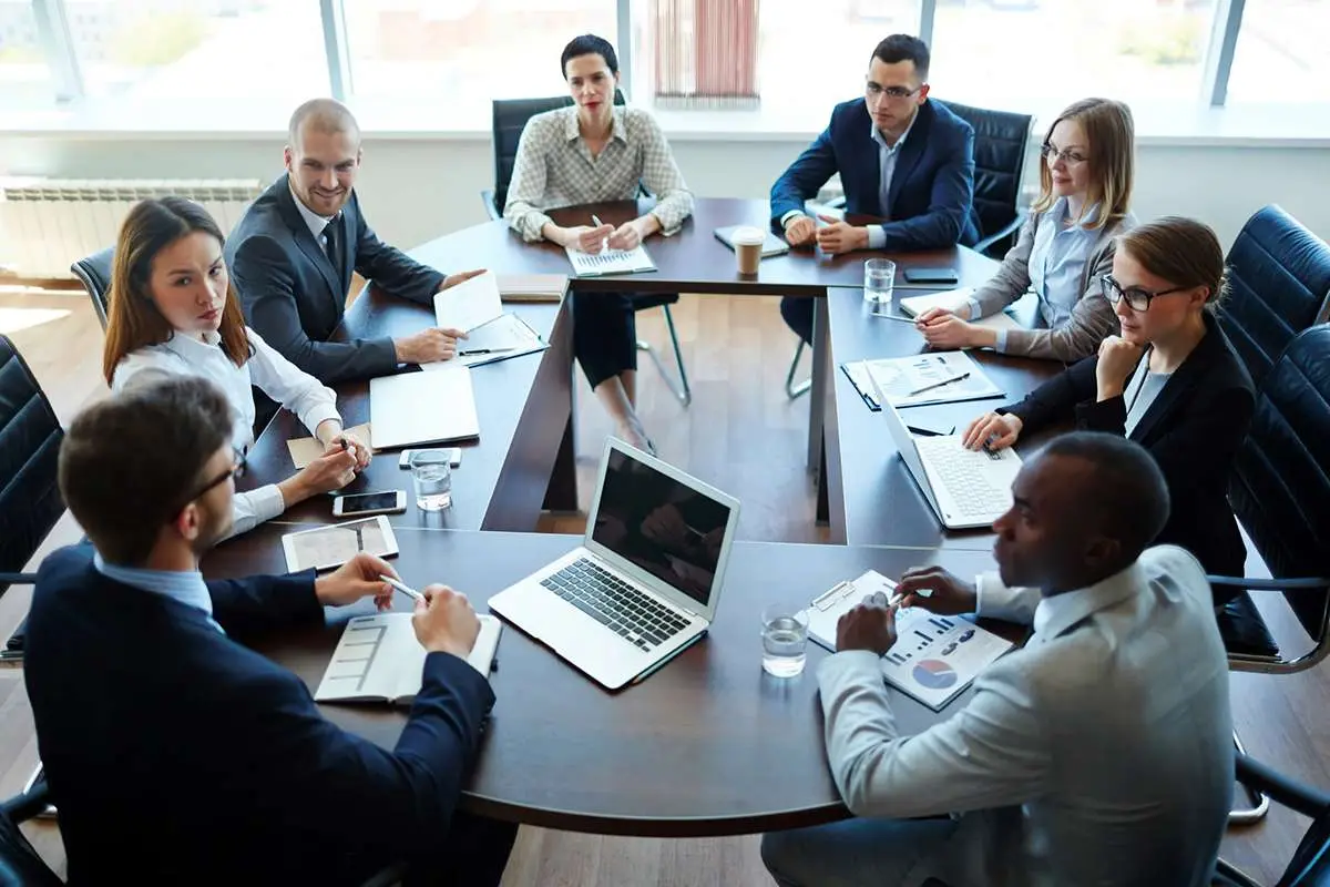 چگونه از جلسات کاری بیاثر جلوگیری کنیم؟