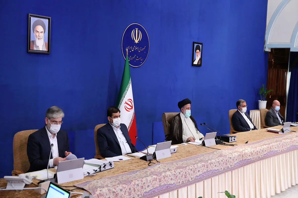 روزنامه جوان درباره انتصاب‌های فامیلی: از لپ لپ بیرون نیامده‌اند