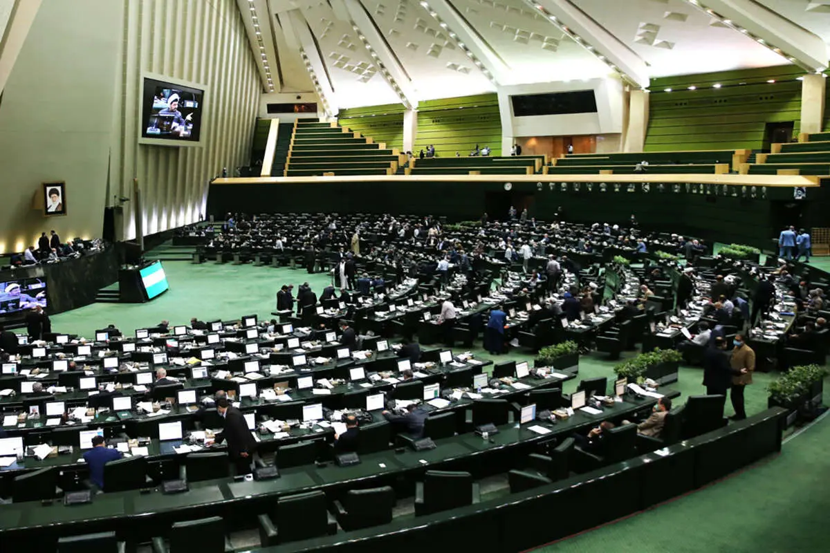 سرنوشت «حق اعتراضات» در دست اصولگرایان
