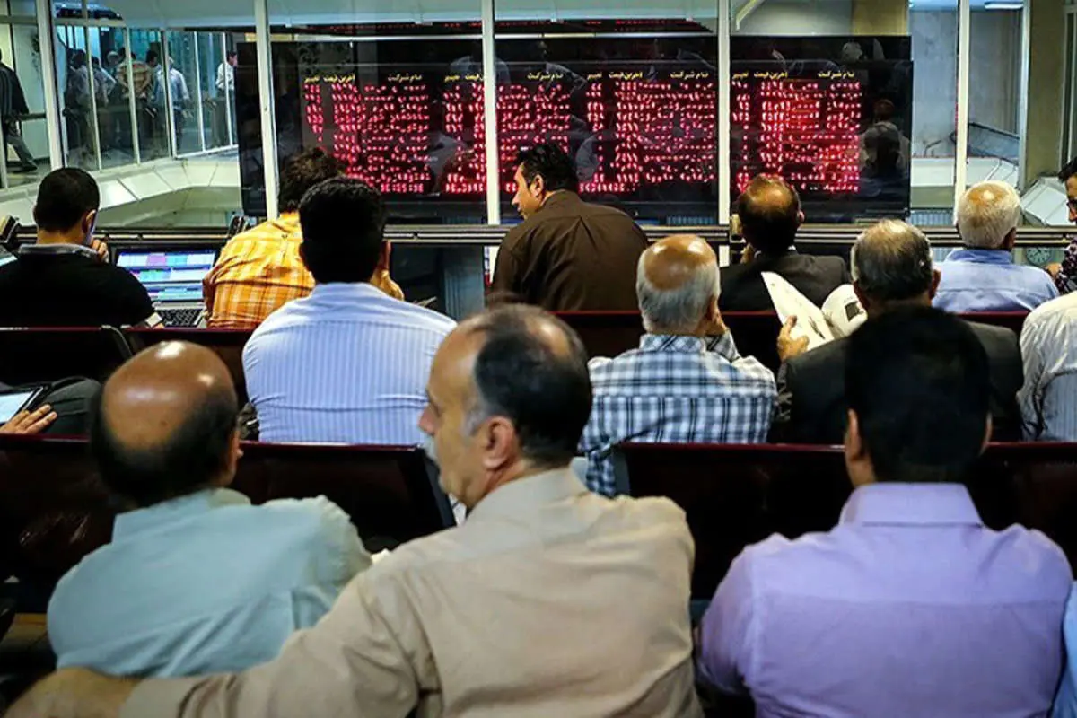 تجمع تعدادی از سهامداران مقابل سازمان بورس