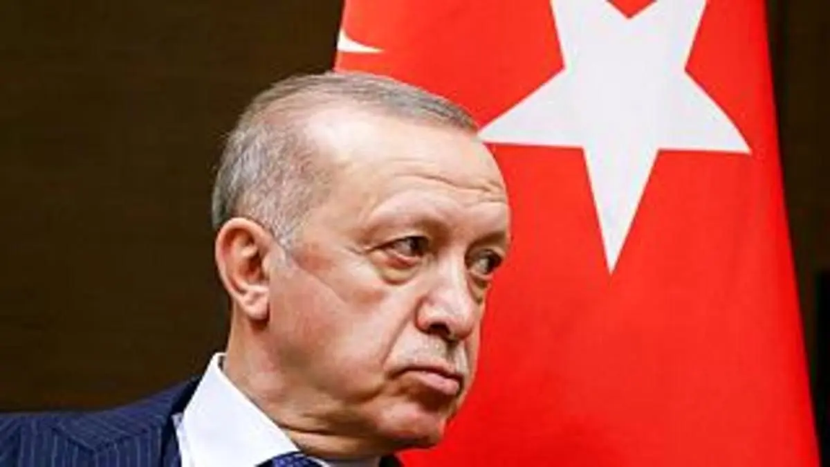 (ویدئو) وضع وخیم اردوغان در راه رفتن