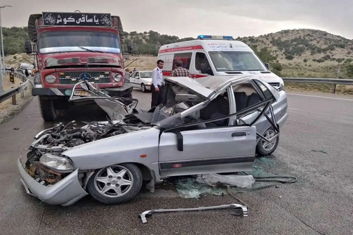 (ویدئو) نجات معجزه آسای راننده پراید در تصادف با تریلر