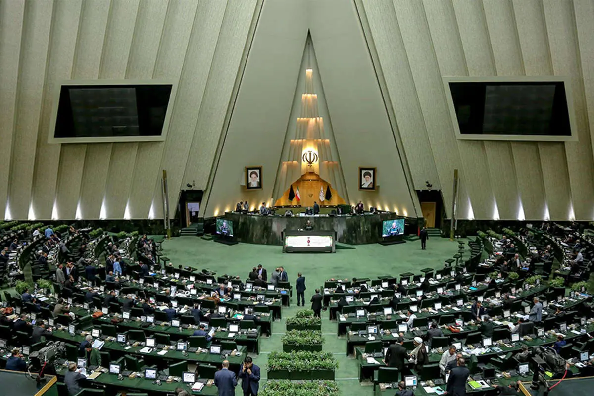 مجلس چگونه می‌خواهد تذکر رهبر انقلاب را جبران کند؟